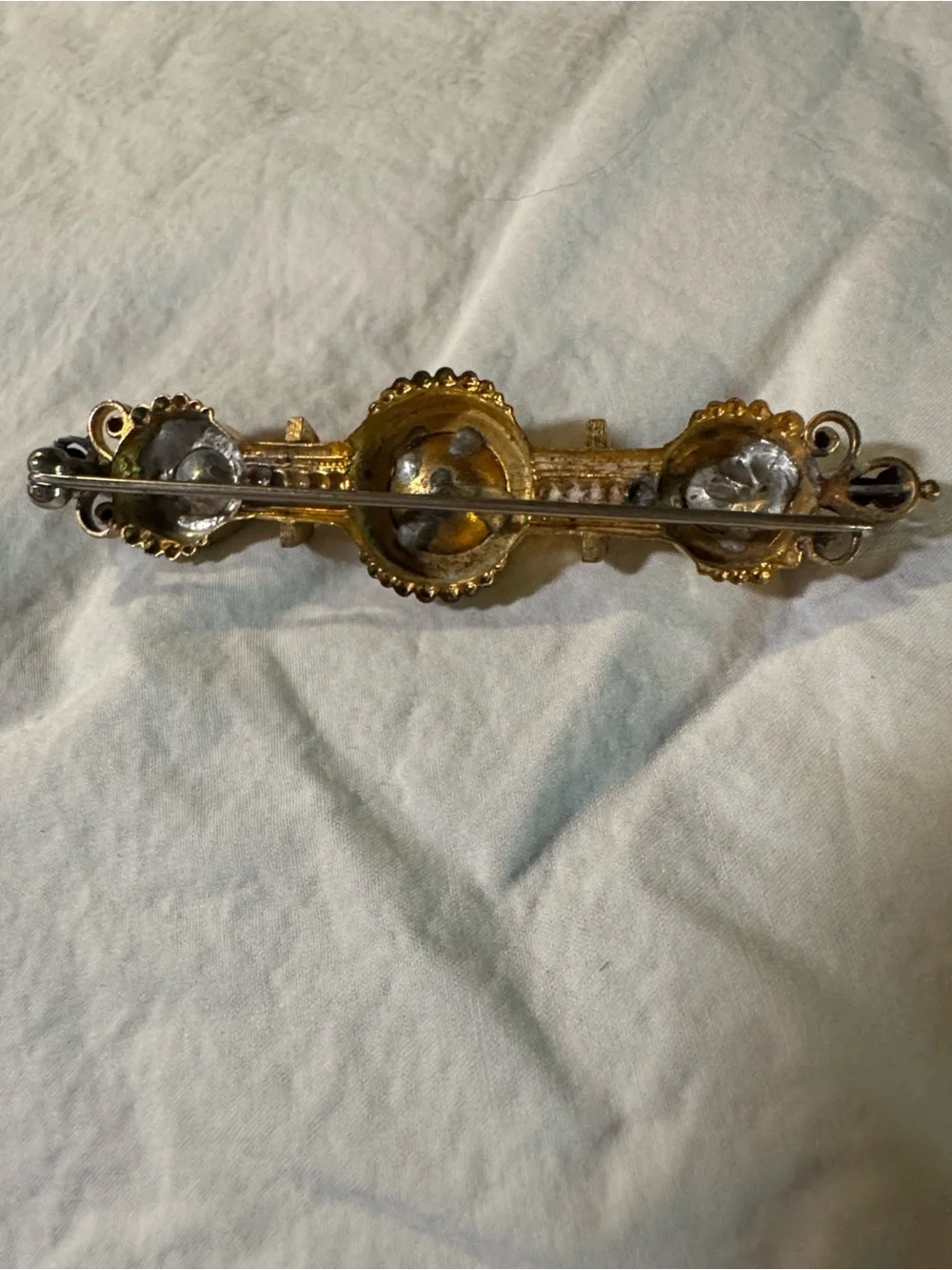 Fits all Criteria for (1837–1901) Victorian Gold-Tone Decorative Bar Brooch